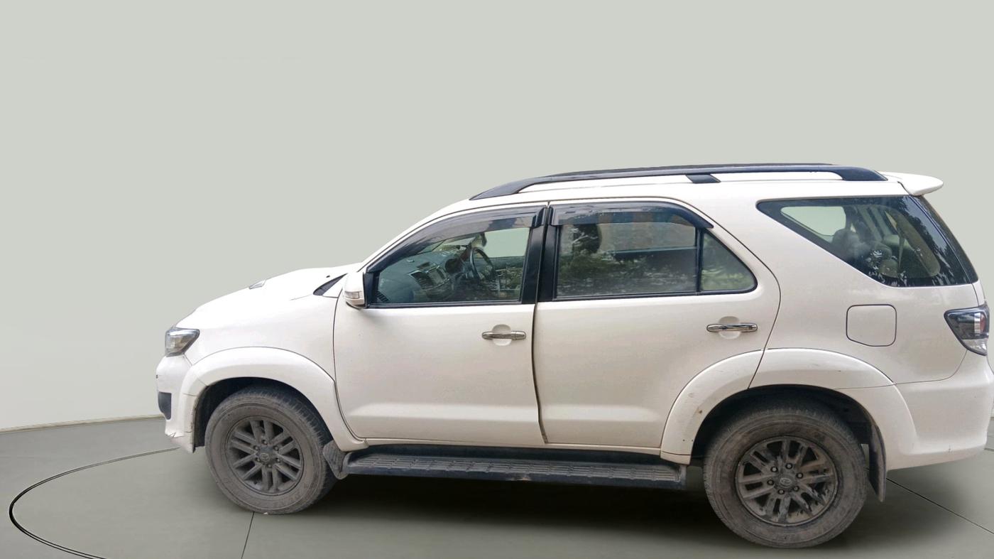 2016 Toyota Fortuner 3.0 4X2 MT, Diesel, Manual, 74,393 km, exterior