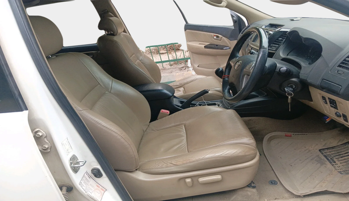 2016 Toyota Fortuner 3.0 4X2 MT, Diesel, Manual, 74,393 km, interior