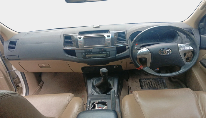 2016 Toyota Fortuner 3.0 4X2 MT, Diesel, Manual, 74,393 km, interior