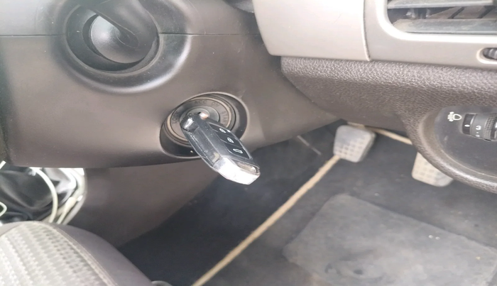 2018 Tata Safari Storme 2.2 EX 4X2, Diesel, Manual, 1,02,074 km, interior