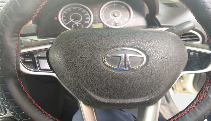 2018 Tata Safari Storme 2.2 EX 4X2, Diesel, Manual, 1,02,074 km, interior