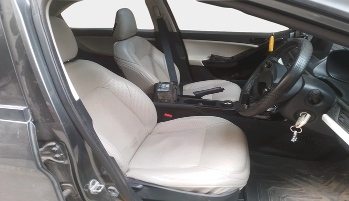 2023 Tata NEXON PURE SUNROOF 1.2 PETROL, Petrol, Manual, 39,834 km, interior