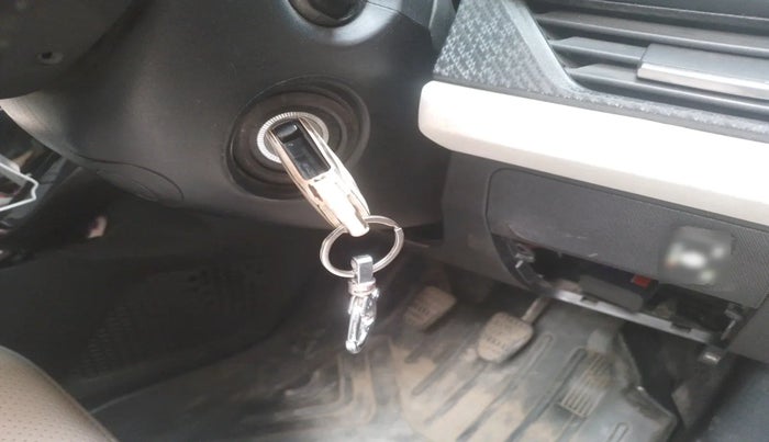 2023 Tata NEXON PURE SUNROOF 1.2 PETROL, Petrol, Manual, 39,834 km, interior