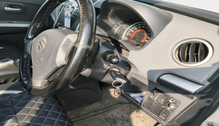 2011 Maruti Wagon R 1.0 LXI CNG, Petrol, Manual, 98,066 km, interior