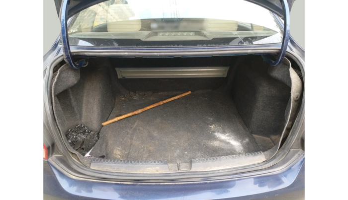 2013 Volkswagen Vento HIGHLINE 1.6 MPI, Petrol, Manual, 1,48,543 km, exterior