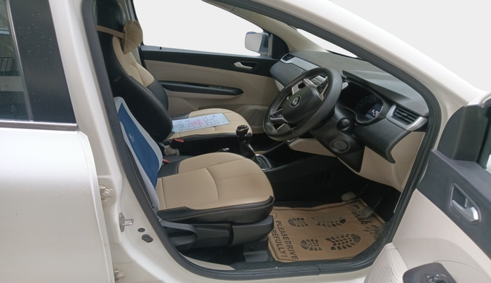 2022 Renault TRIBER RXZ, Petrol, Manual, 39,977 km, interior