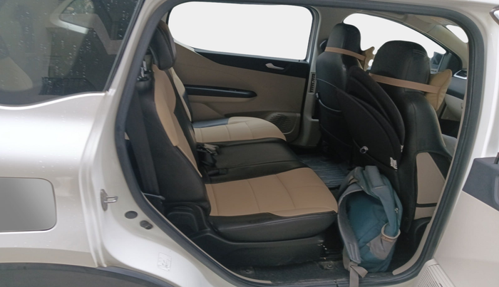 2022 Renault TRIBER RXZ, Petrol, Manual, 39,977 km, interior