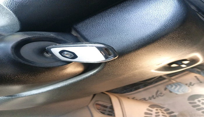 2017 Renault Kwid CLIMBER 1.0 AMT, Petrol, Automatic, 50,876 km, interior