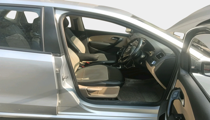 2016 Volkswagen Ameo HIGHLINE DSG 1.5 DIESEL , Diesel, Automatic, 1,00,308 km, interior