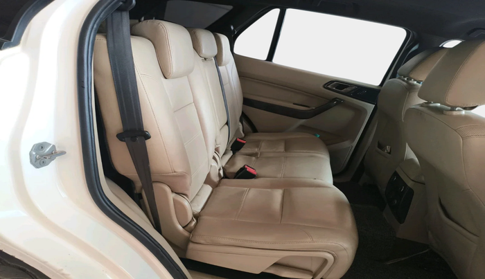 2016 Ford Endeavour TITANIUM 2.2 4X2 AT, Diesel, Automatic, 1,30,000 km, interior