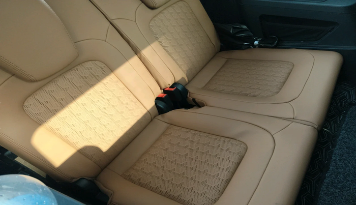 2024 Tata Safari ADVENTURE PLUS AT, Diesel, Automatic, 19,109 km, interior