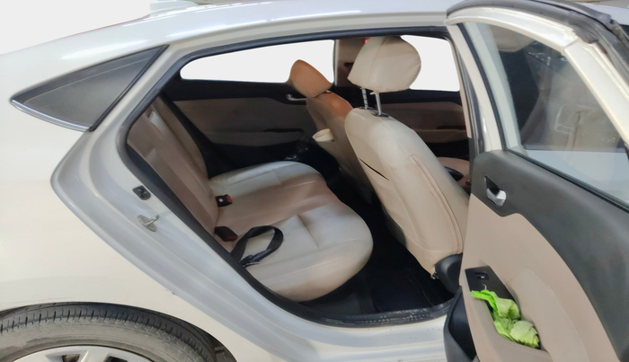 2018 Hyundai Verna 1.6 EX CRDI, Diesel, Manual, 1,33,975 km, interior