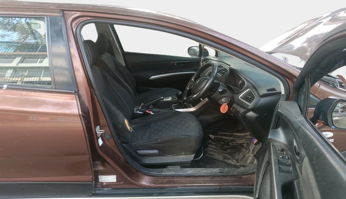 2018 Maruti S Cross SIGMA 1.3, Diesel, Manual, 1,52,223 km, interior
