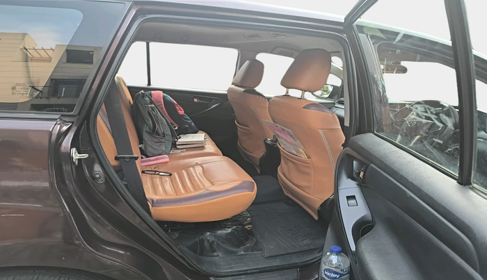 2016 Toyota Innova Crysta 2.4 G 8 STR, Diesel, Manual, 2,57,507 km, interior