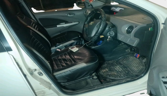 2011 Toyota Etios V, Petrol, Manual, 89,791 km, interior