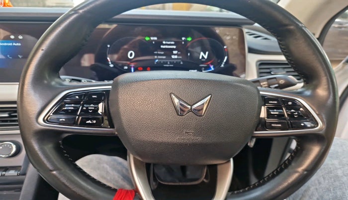 2023 Mahindra XUV700 AX 5 D MT 7 STR, Diesel, Manual, 53,847 km, interior