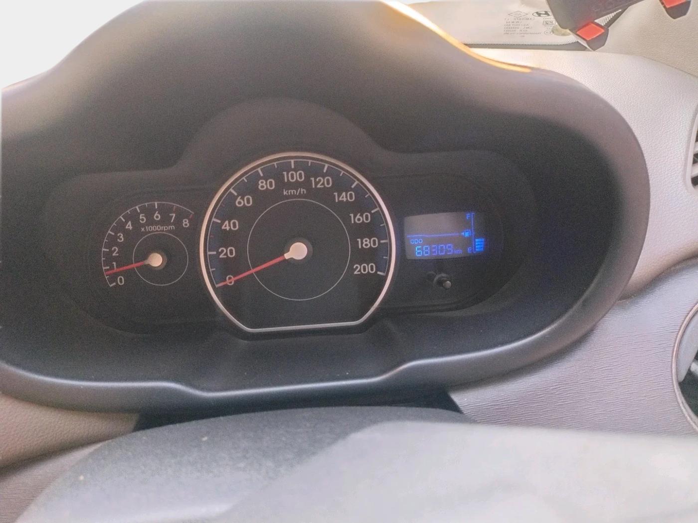 2012 Hyundai i10 MAGNA 1.2, Petrol, Manual, 68,309 km, interior