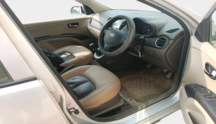 2012 Hyundai i10 MAGNA 1.2, Petrol, Manual, 64,228 km, interior