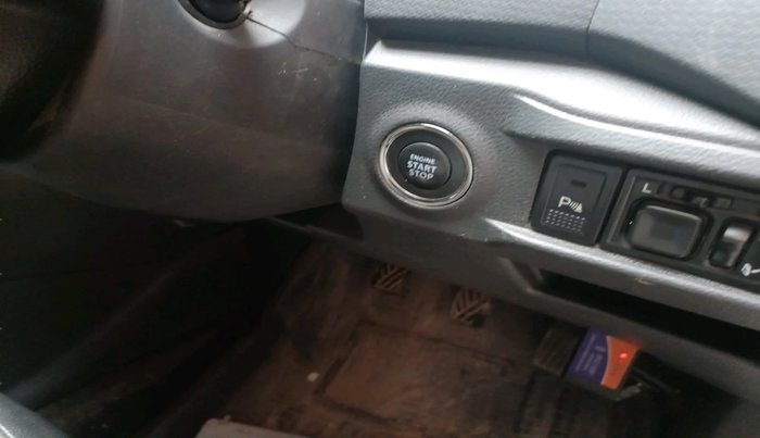 2017 Maruti Vitara Brezza ZDI PLUS, Diesel, Manual, 81,285 km, interior