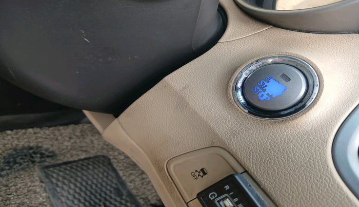 2013 Hyundai New Elantra 1.8 S VTVT, Petrol, Manual, 1,72,661 km, interior