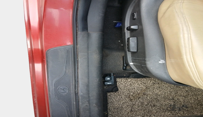 2013 Hyundai New Elantra 1.8 S VTVT, Petrol, Manual, 1,72,661 km, interior