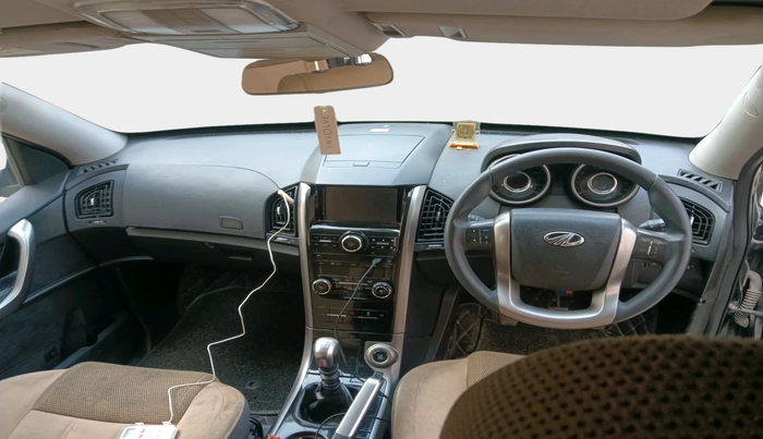 2019 Mahindra XUV500 W7, Diesel, Manual, 1,20,158 km, interior