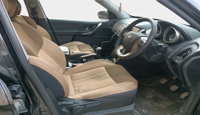 2019 Mahindra XUV500 W7, Diesel, Manual, 1,20,158 km, interior