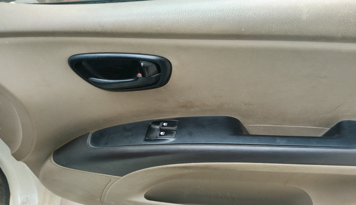 2013 Hyundai i10 ERA 1.1, Petrol, Manual, 1,91,830 km, interior