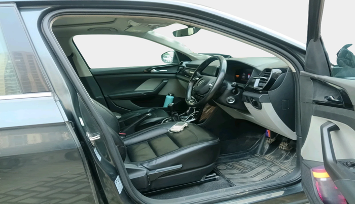 2022 Skoda KUSHAQ STYLE 1.5L TSI MT, Petrol, Manual, 73,280 km, interior