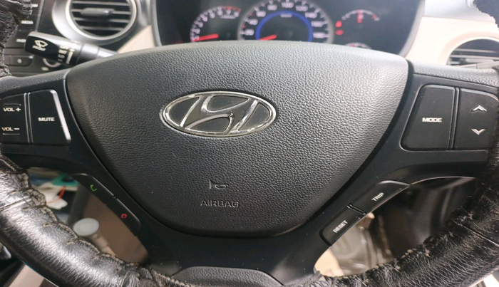 2016 Hyundai Grand i10 SPORTZ 1.2 KAPPA VTVT, Petrol, Manual, 27,014 km, interior