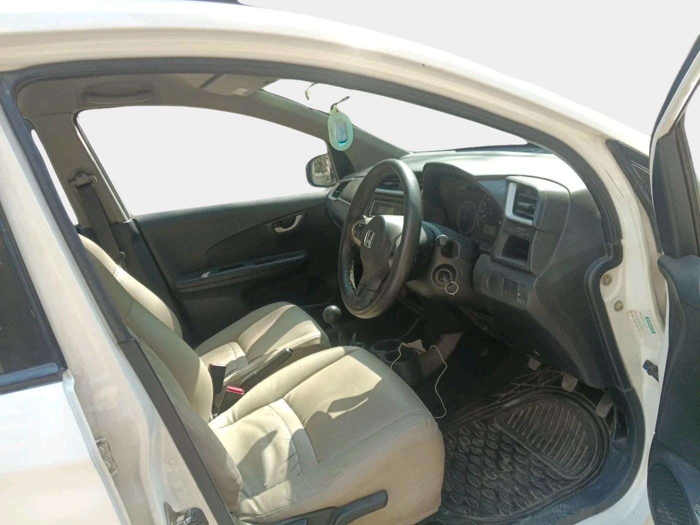 2016 Honda BR-V 1.5L I-VTEC S, Petrol, Manual, 1,50,880 km, interior