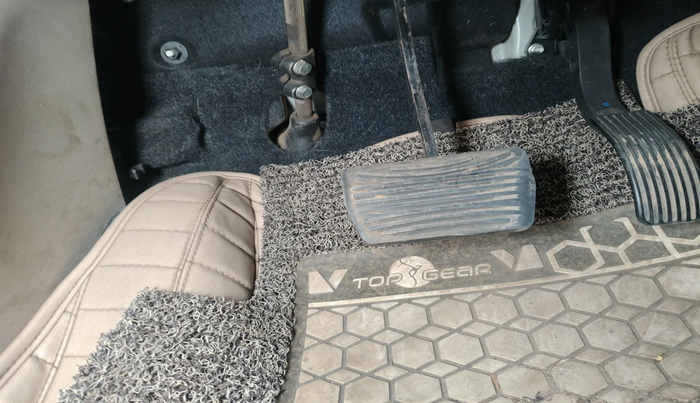 2016 Mahindra XUV500 W6 AT, Diesel, Automatic, 1,12,318 km, interior