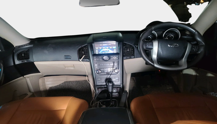 2016 Mahindra XUV500 W6 AT, Diesel, Automatic, 1,12,318 km, interior