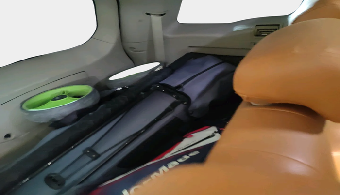 2016 Mahindra XUV500 W6 AT, Diesel, Automatic, 1,12,318 km, interior