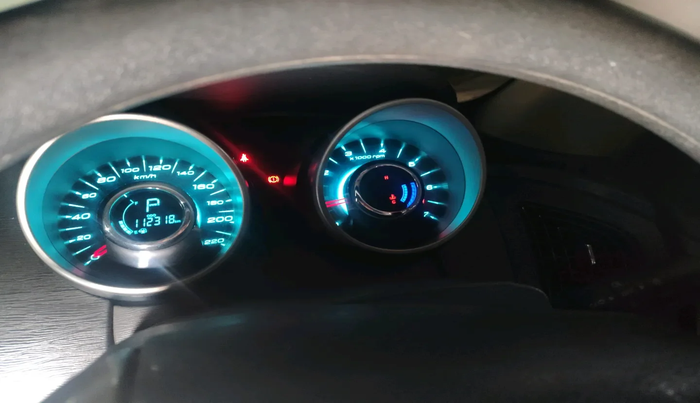 2016 Mahindra XUV500 W6 AT, Diesel, Automatic, 1,12,318 km, interior