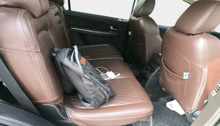 2019 Tata Hexa XM PLUS 4X2 7 STR, Diesel, Manual, 1,42,776 km, interior