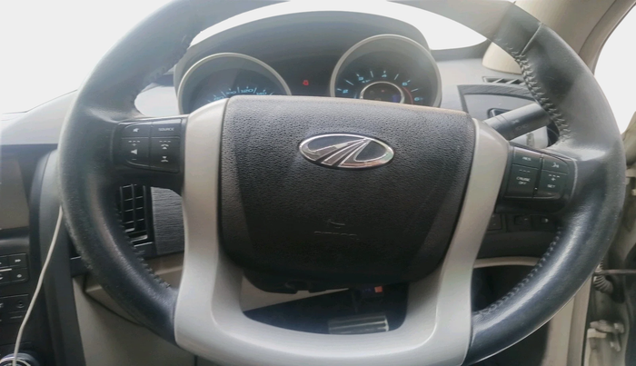 2017 Mahindra XUV500 W10 AT, Diesel, Automatic, 1,13,601 km, interior