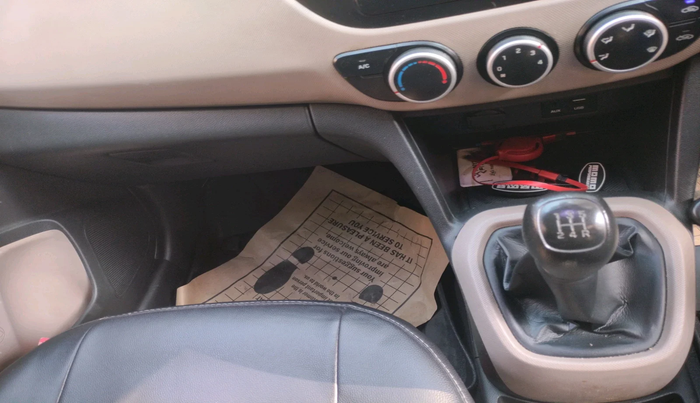 2019 Hyundai Grand i10 MAGNA 1.2 KAPPA VTVT CNG, Petrol, Manual, 1,02,653 km, interior