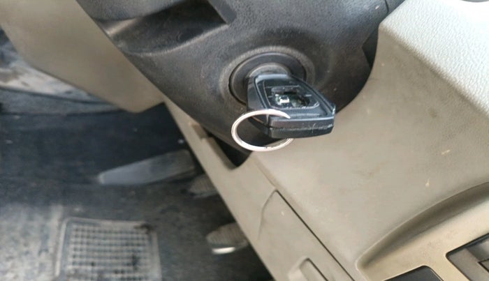 2016 Mahindra Kuv100 K8 D 5 STR, Diesel, Manual, 52,724 km, interior