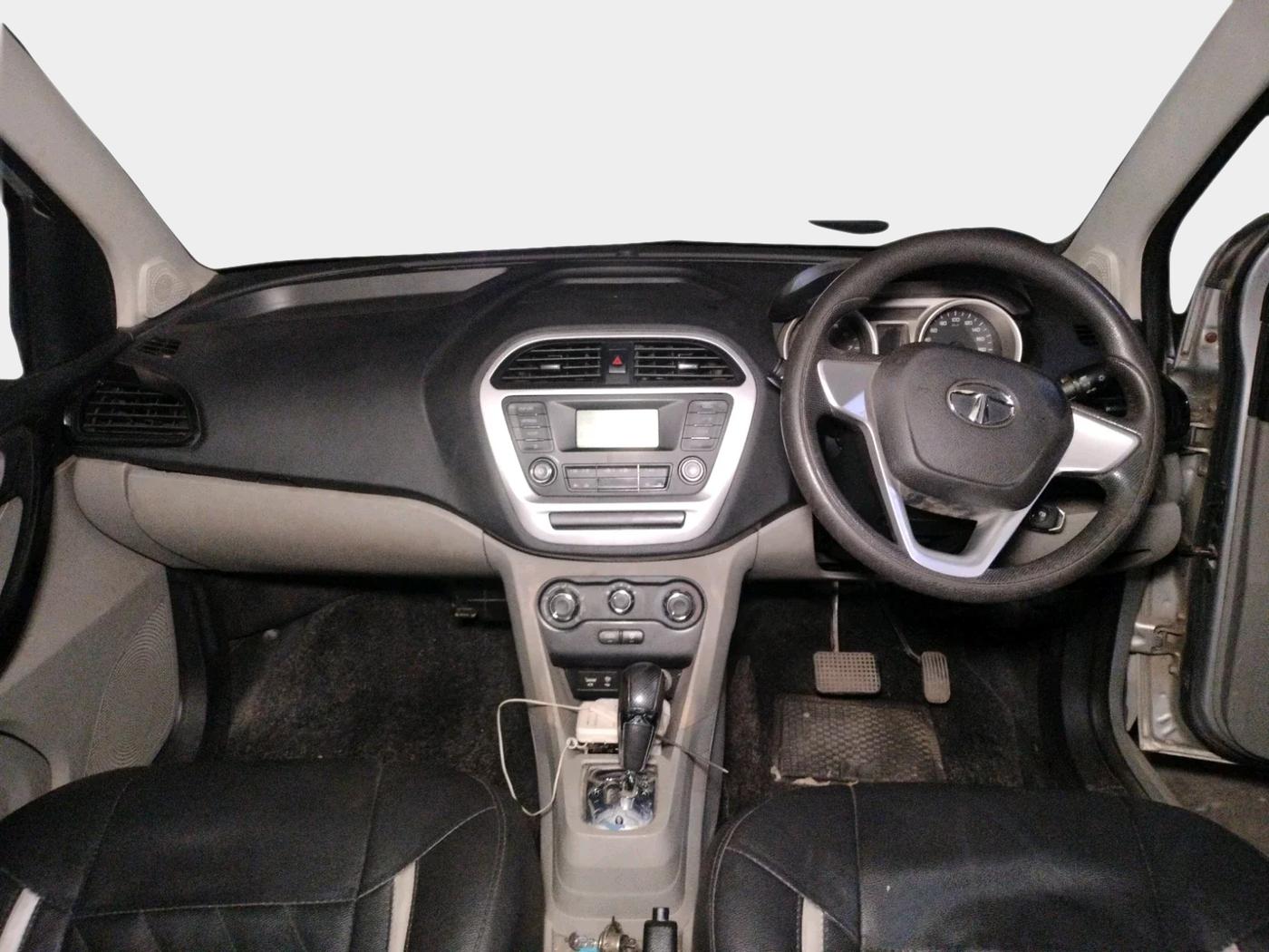 2017 Tata Tiago XTA PETROL, Petrol, Automatic, 1,00,126 km, interior