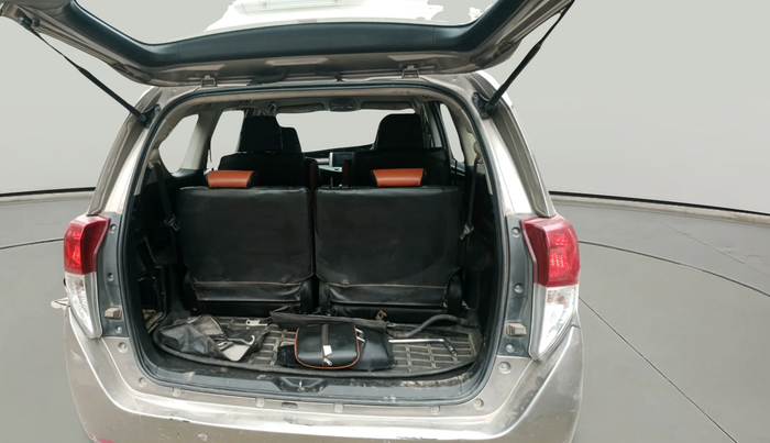 2017 Toyota Innova Crysta 2.4 VX 7 STR, Diesel, Manual, 1,25,271 km, exterior