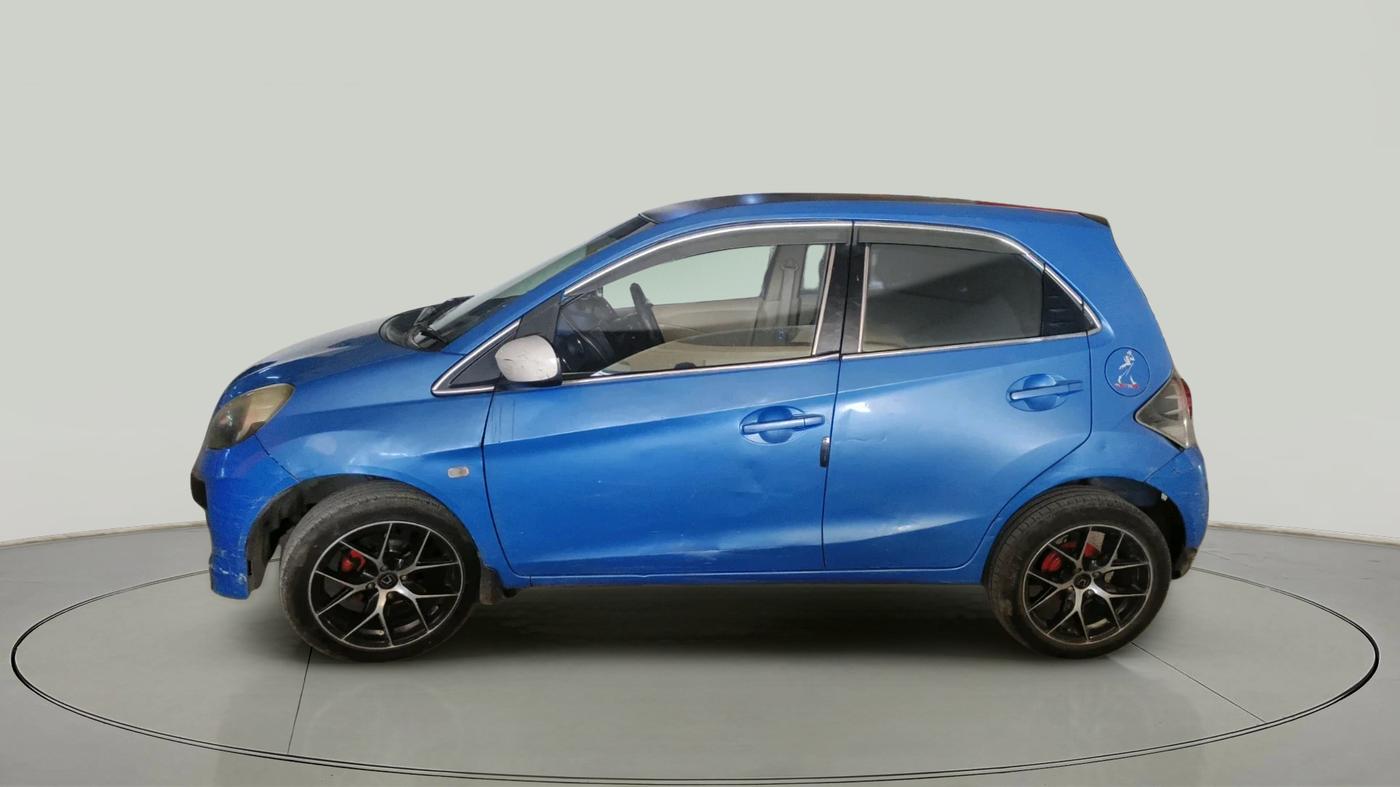 2013 Honda Brio S MT, CNG, Manual, 90,484 km, exterior