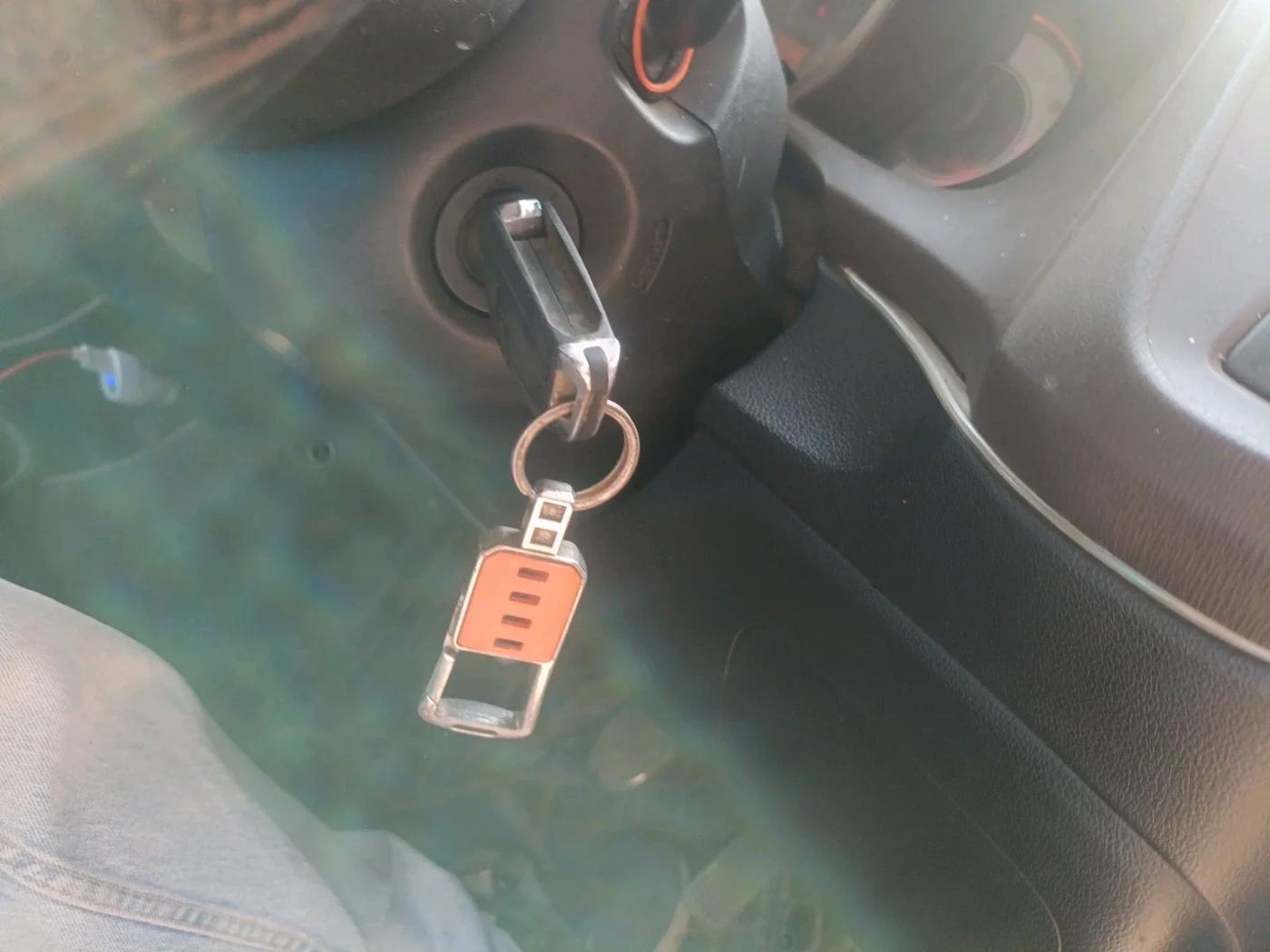 2013 Honda Brio S MT, CNG, Manual, 90,484 km, interior