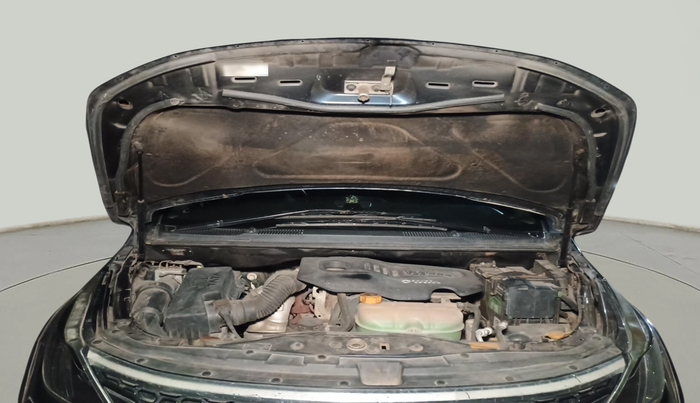 2017 Tata Hexa XTA 4X2 7 STR, Diesel, Automatic, 81,750 km, exterior