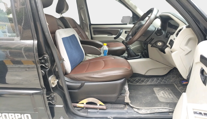 2021 Mahindra Scorpio S5, Diesel, Manual, 95,759 km, interior