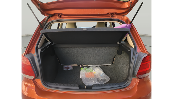 2015 Volkswagen Polo HIGHLINE1.2L, Petrol, Manual, 1,06,046 km, exterior