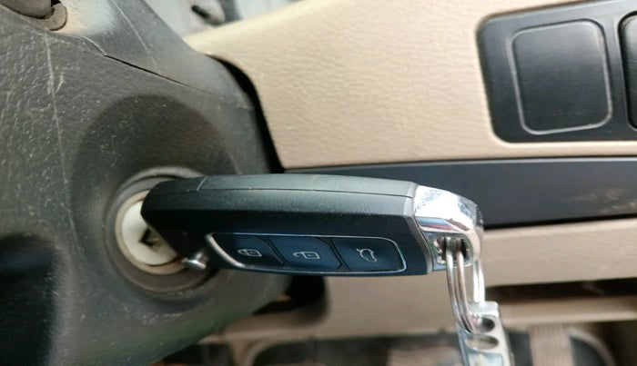 2017 Mahindra Xylo D4, Diesel, Manual, 99,278 km, interior