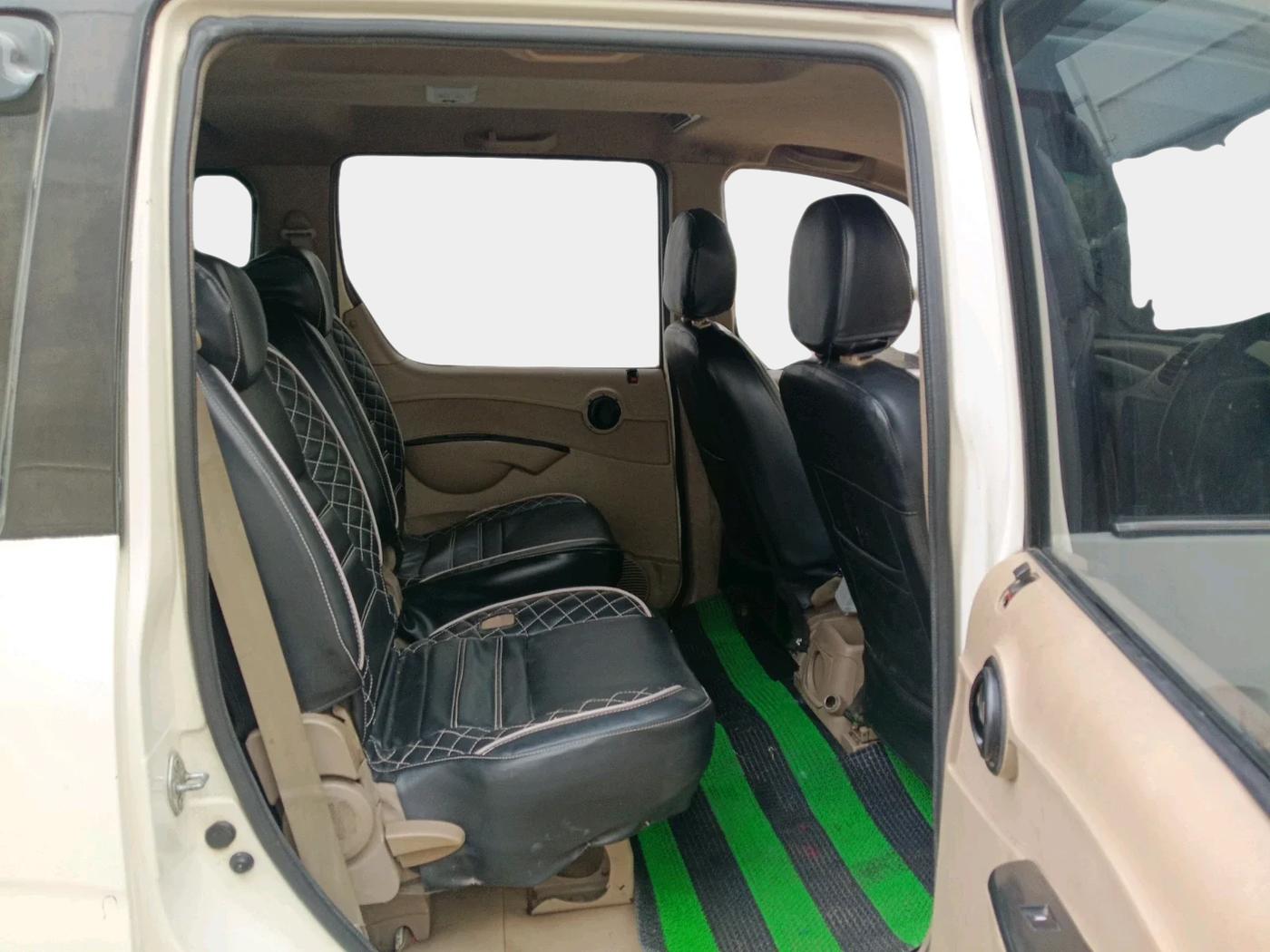 2017 Mahindra Xylo D4, Diesel, Manual, 99,278 km, interior