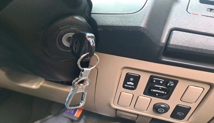 2016 Toyota Fortuner 3.0 4X2 MT, Diesel, Manual, 88,473 km, interior