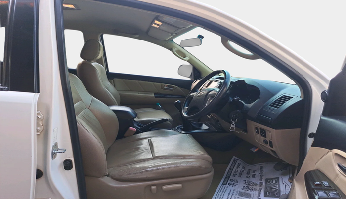 2016 Toyota Fortuner 3.0 4X2 MT, Diesel, Manual, 88,473 km, interior